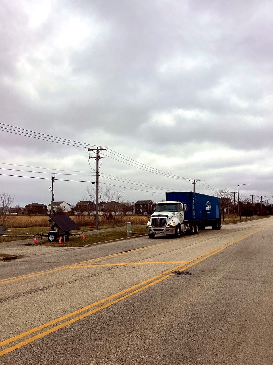 Trailer-mounted LiDAR system monitoring live highway traffic