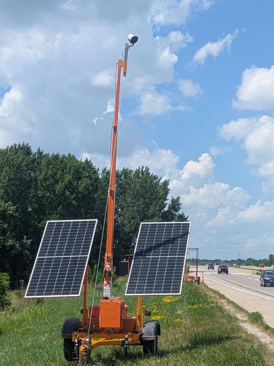 Self-contained solar-powered LiDAR trailer platform